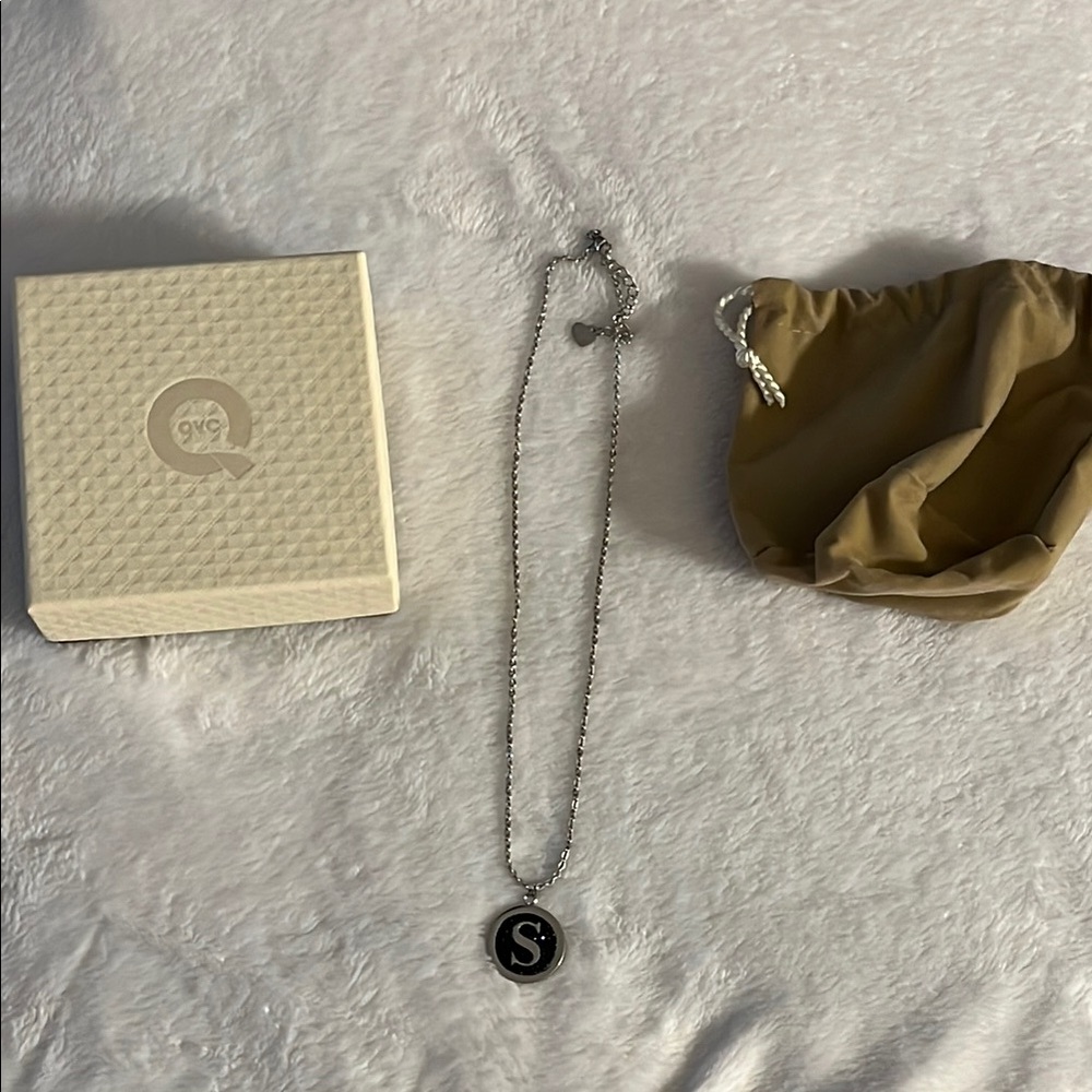 Silver Pendant Necklace